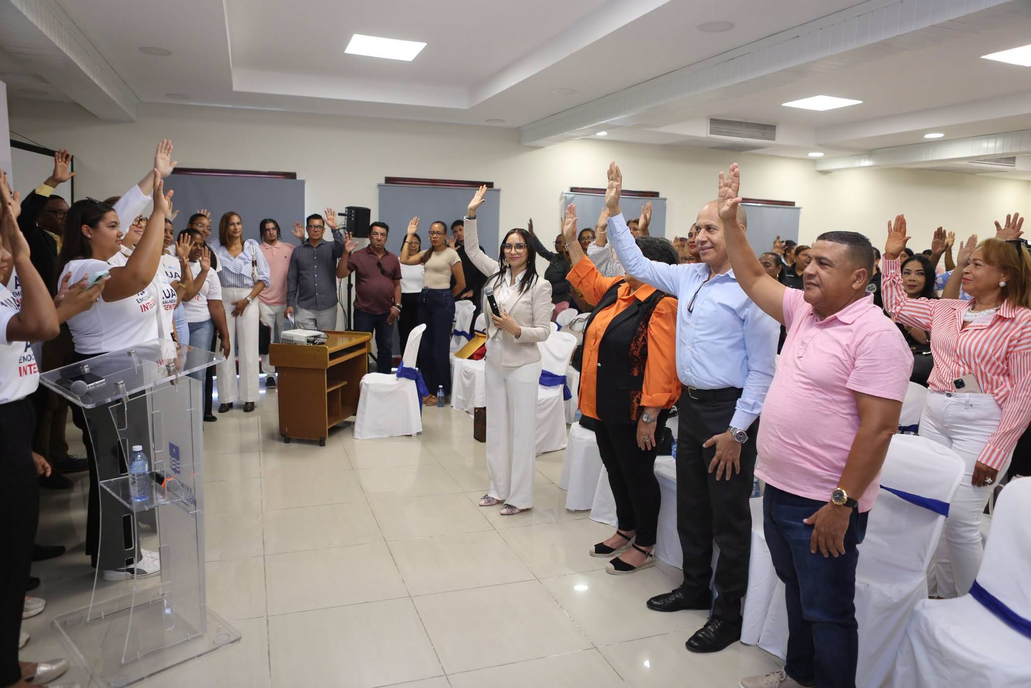 Ayuntamiento de Azua y Fundación Manantial de Vida realizan conferencia sobre prevención de la violencia